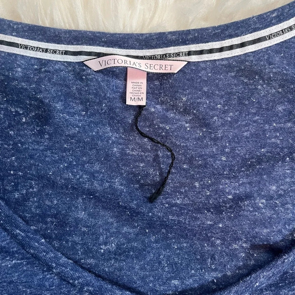 Victoria Secret PINK Blue V Neck LS He Sees You When UR Tweeting Medium - Picture 2 of 9